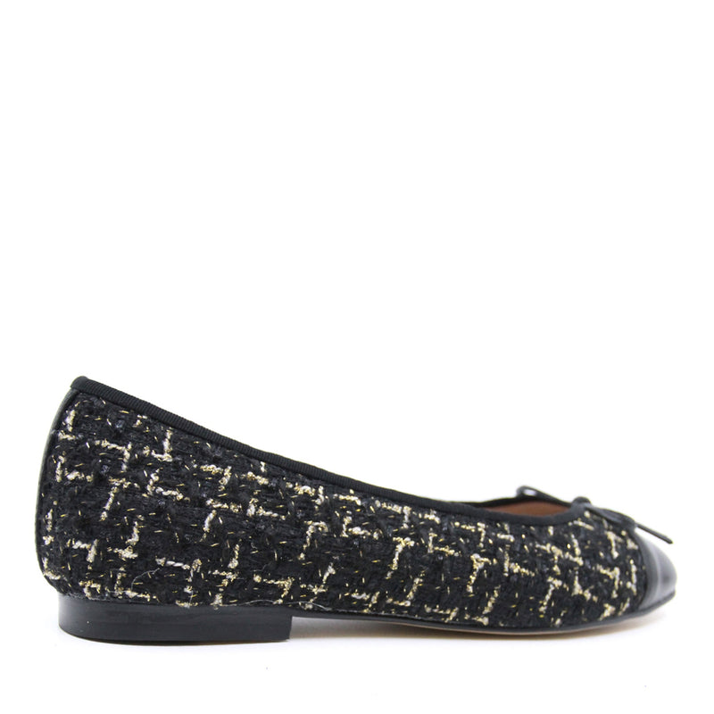 Flats lace Uggs