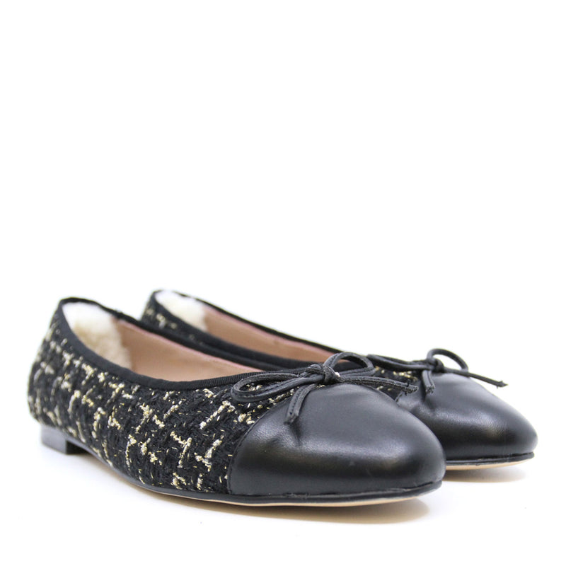 Flats lace Uggs